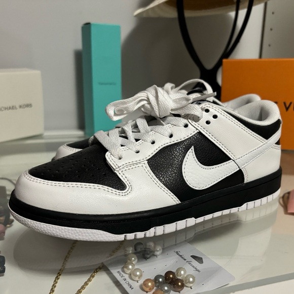 Reverse Panda Nike Dunks - Picture 9 of 9